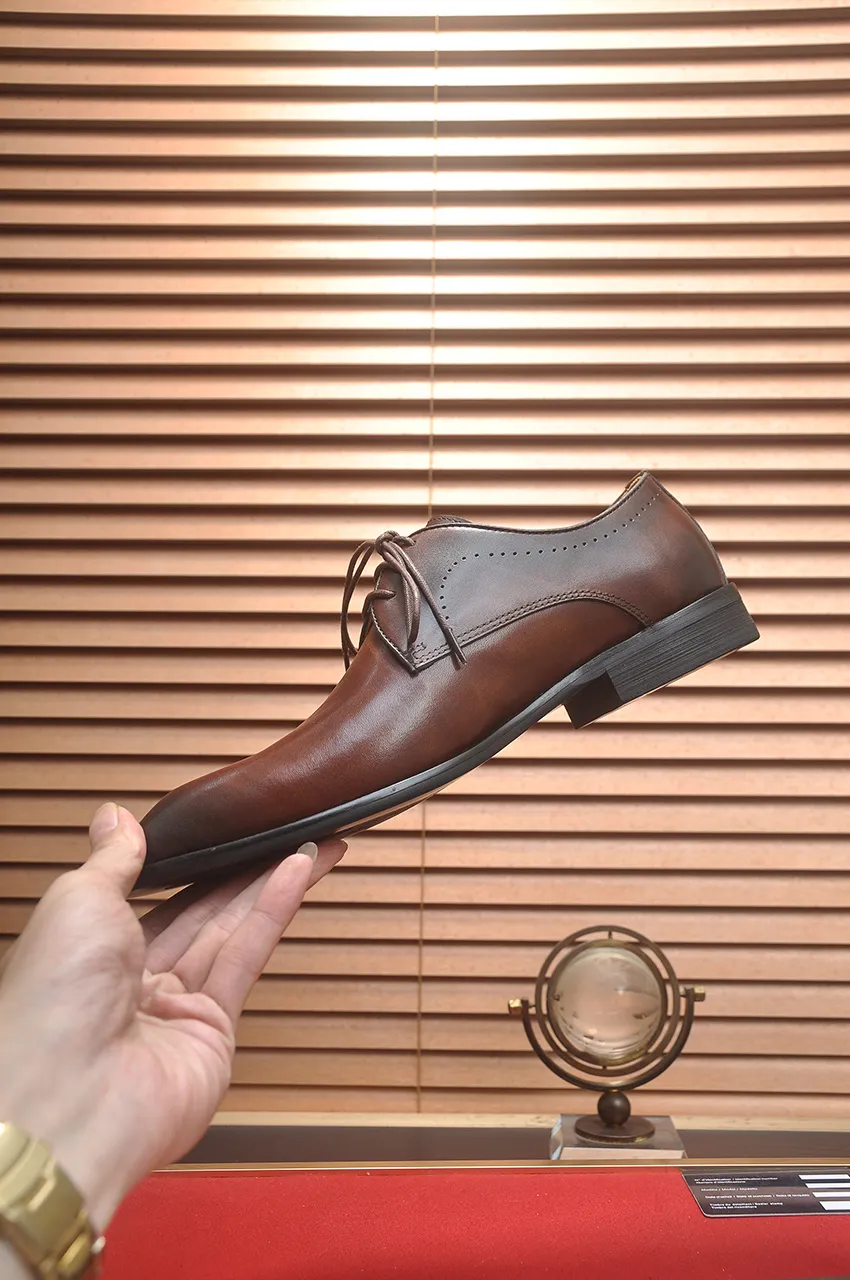 Men's men's shoes 💰540💶 [LV] (original single cowhide lining) 🍀LV's latest genuine leather business suit shoes are launched simultaneously on the official website. The first-layer cowhide imported from Italy is made of heavy gold, 💥official website 1:1 rubber outsole. Versatile to wear, high-end without losing class, and the color combination is extraordinary. This four-season style is alluring when worn on your feet, showing off your big-name flair. Standard code 38-45 (45 customized)